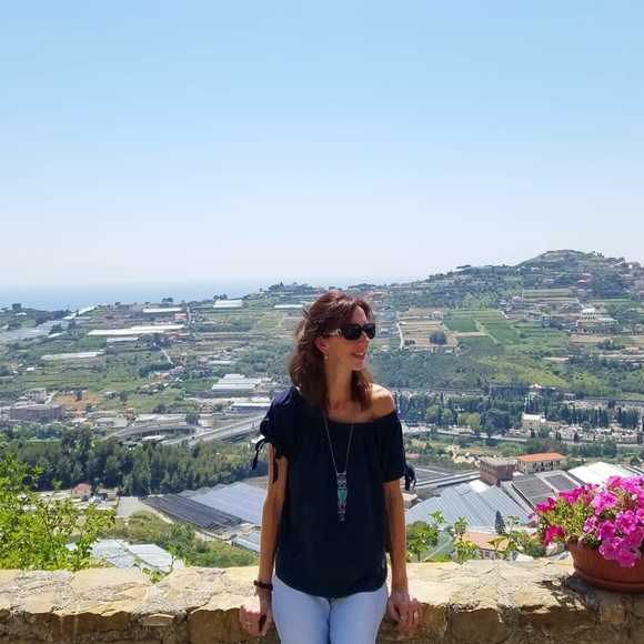 The Laurel Leaf - Picture 2 of 4